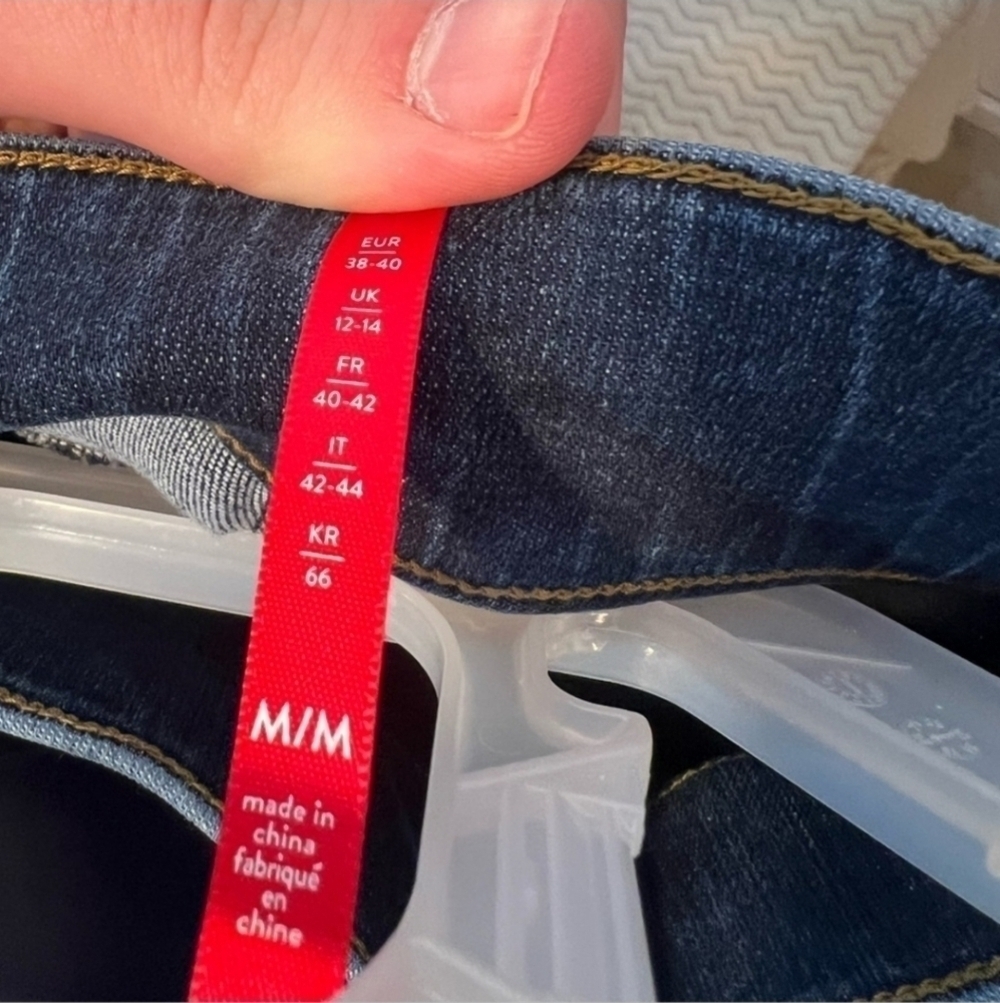 NWT Spanx Distressed High Rise Raw Hem Ankle Skinny Jeans Size Medium - Picture 8 of 9
